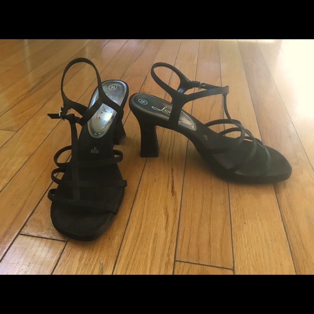 Fioni strappy black 4” heels